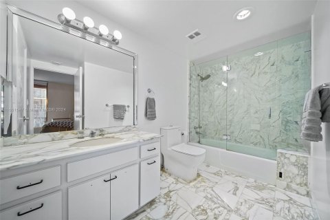 Condominio en venta en Bal Harbour, Florida, 3 dormitorios, 234.58 m2 № 1229796 - foto 11