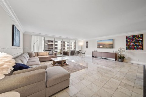 Condominio en venta en Bal Harbour, Florida, 3 dormitorios, 234.58 m2 № 1229796 - foto 4