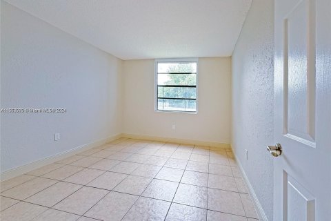 Condominio en venta en Miami, Florida, 2 dormitorios, 92.25 m2 № 1365563 - foto 11