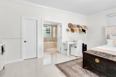 Condo in Coral Gables, Florida, 4 bedrooms  № 1291701 - photo 22