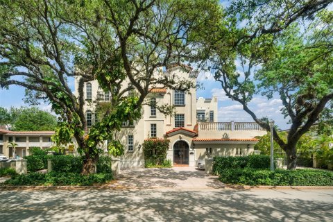 Condo in Coral Gables, Florida, 4 bedrooms  № 1291701 - photo 2