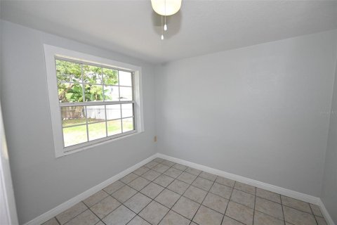 House in New Port Richey, Florida 3 bedrooms, 84.36 sq.m. № 1366772 - photo 17