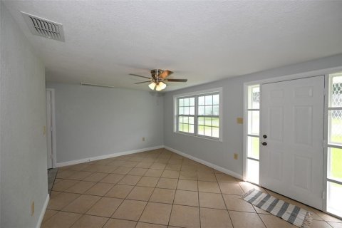 House in New Port Richey, Florida 3 bedrooms, 84.36 sq.m. № 1366772 - photo 9