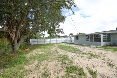 House in New Port Richey, Florida 3 bedrooms, 84.36 sq.m. № 1366772 - photo 28