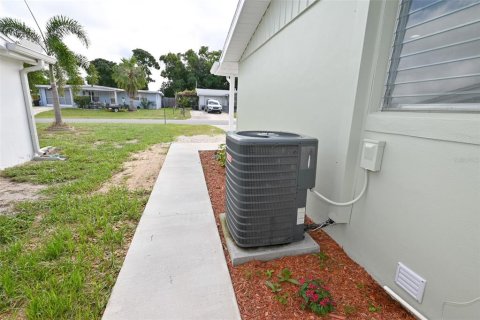 Casa en venta en New Port Richey, Florida, 3 dormitorios, 84.36 m2 № 1366772 - foto 22