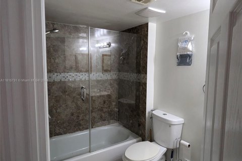 Condo in Sunrise, Florida, 2 bedrooms  № 1237302 - photo 4