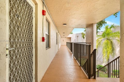 Condominio en venta en Tamarac, Florida, 2 dormitorios, 96.62 m2 № 1268769 - foto 20