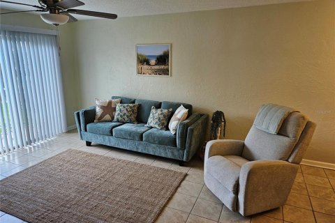 Condo in Ormond Beach, Florida, 2 bedrooms  № 1363923 - photo 6