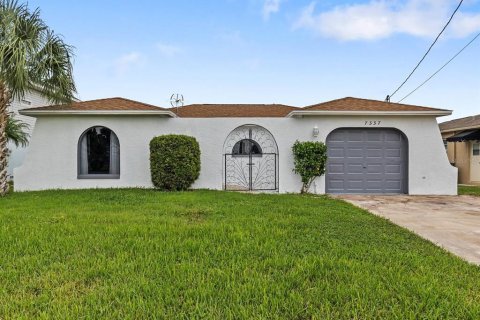 Villa ou maison à vendre à Hudson, Floride: 2 chambres, 112.23 m2 № 1363924 - photo 2