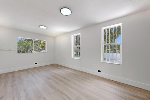 Villa ou maison à vendre à Miami, Floride: 4 chambres, 113.34 m2 № 1368684 - photo 18