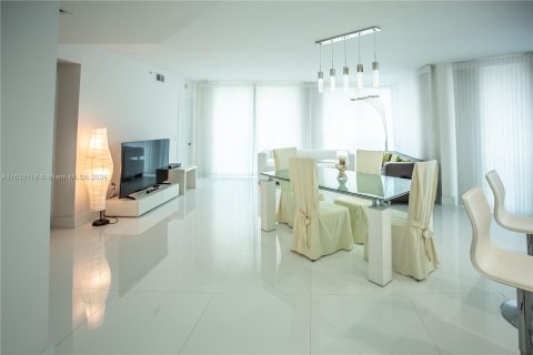 Condominio en venta en Aventura, Florida, 2 dormitorios, 149.57 m2 № 1007005 - foto 5