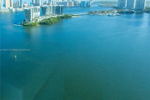 Condo in Aventura, Florida, 2 bedrooms  № 1007005 - photo 22