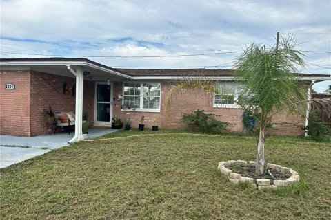 House in Holiday, Florida 2 bedrooms, 88.07 sq.m. № 1365265 - photo 1