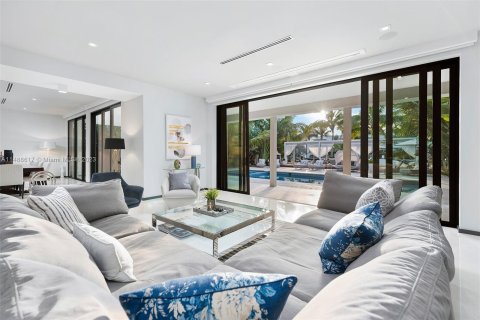 Casa en alquiler en Miami Beach, Florida, 8 dormitorios, 600.06 m2 № 847989 - foto 20