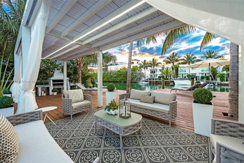 Casa en alquiler en Miami Beach, Florida, 8 dormitorios, 600.06 m2 № 847989 - foto 19