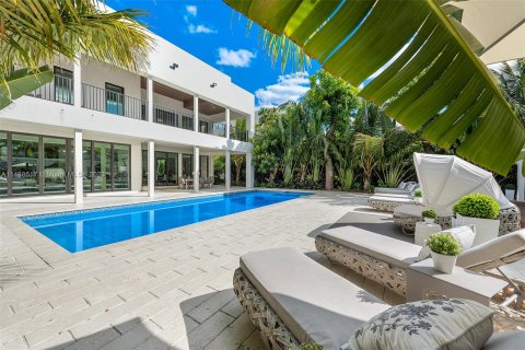 House in Miami Beach, Florida 8 bedrooms, 600.06 sq.m. № 847989 - photo 22