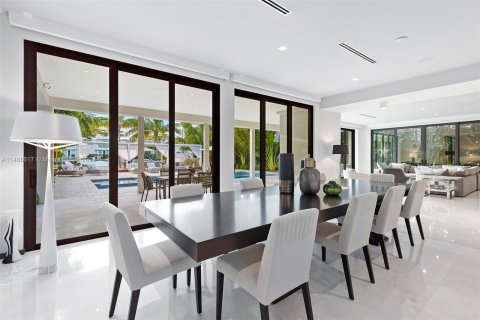 Villa ou maison à louer à Miami Beach, Floride: 8 chambres, 600.06 m2 № 847989 - photo 16