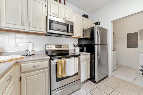 Condo in Kissimmee, Florida, 2 bedrooms  № 1405225 - photo 10