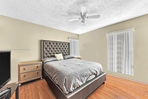 Copropriété à vendre à North Miami, Floride: 2 chambres, 86.21 m2 № 577086 - photo 13