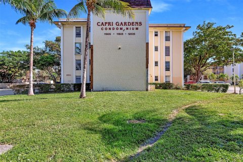 Купить кондоминиум в Норт-Майами, Флорида 2 спальни, 86.21м2, № 577086 - фото 1