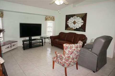 House in Port Charlotte, Florida 3 bedrooms, 194.72 sq.m. № 1365233 - photo 28