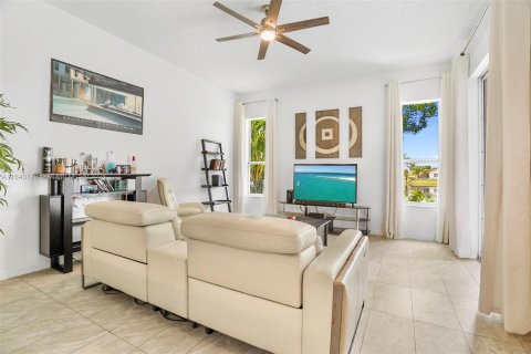 Casa en venta en Homestead, Florida, 4 dormitorios, 197.14 m2 № 1332729 - foto 17