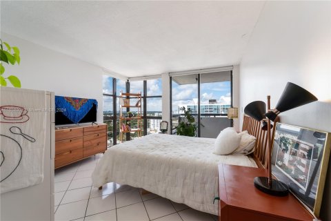 Condo in Miami Beach, Florida, 1 bedroom  № 1362496 - photo 21