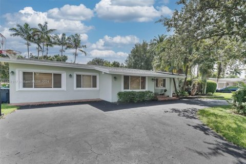 Villa ou maison à vendre à Palmetto Bay, Floride: 4 chambres, 208.57 m2 № 1319277 - photo 1