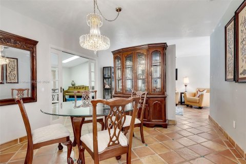 Villa ou maison à vendre à Palmetto Bay, Floride: 4 chambres, 208.57 m2 № 1319277 - photo 3