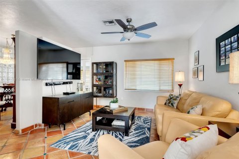 Casa en venta en Palmetto Bay, Florida, 4 dormitorios, 208.57 m2 № 1319277 - foto 17