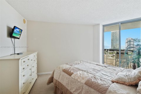 Condo in Aventura, Florida, 2 bedrooms  № 1374931 - photo 24