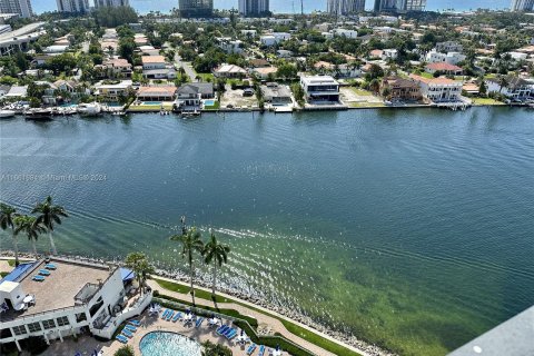 Copropriété à vendre à Aventura, Floride: 2 chambres, 109.72 m2 № 1374931 - photo 2