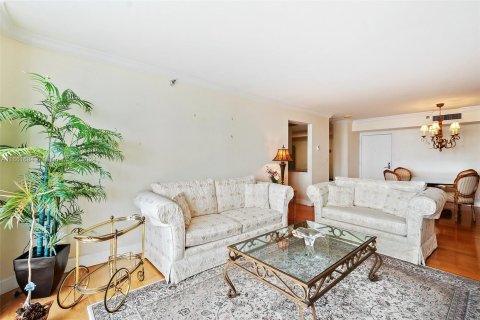 Copropriété à vendre à Aventura, Floride: 2 chambres, 109.72 m2 № 1374931 - photo 15