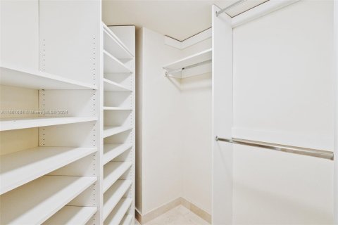 Condo in Aventura, Florida, 2 bedrooms  № 1374931 - photo 22