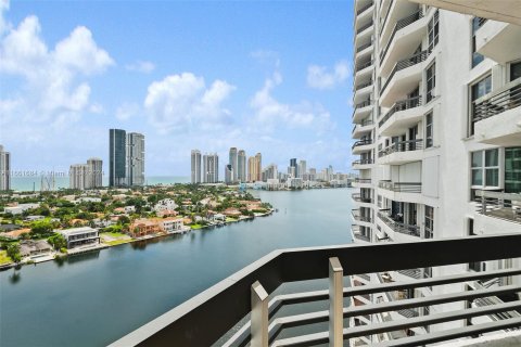 Copropriété à vendre à Aventura, Floride: 2 chambres, 109.72 m2 № 1374931 - photo 4