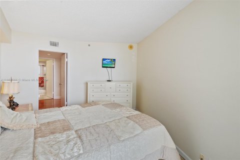 Condo in Aventura, Florida, 2 bedrooms  № 1374931 - photo 25