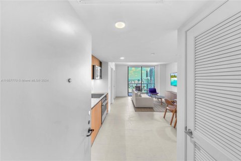 Condominio en venta en Miami, Florida, 1 dormitorio, 63.08 m2 № 1374929 - foto 3