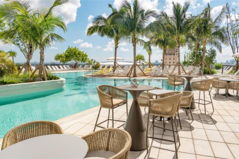 Condo in Miami, Florida, 1 bedroom  № 1374929 - photo 1