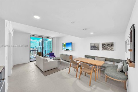 Condo in Miami, Florida, 1 bedroom  № 1374929 - photo 4