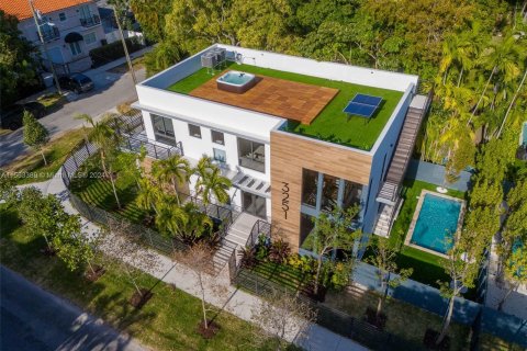 Villa ou maison à vendre à Miami, Floride: 4 chambres, 335.01 m2 № 1374970 - photo 9