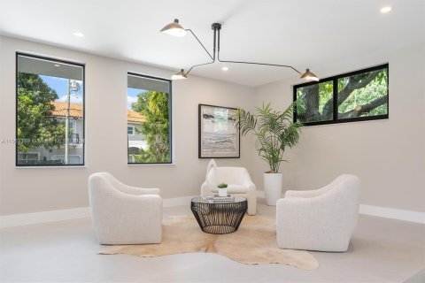 Casa en venta en Miami, Florida, 4 dormitorios, 335.01 m2 № 1374970 - foto 2