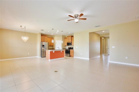 Villa ou maison à vendre à Kissimmee, Floride: 2 chambres, 158.4 m2 № 1244450 - photo 4