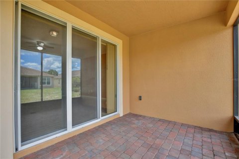 Villa ou maison à vendre à Kissimmee, Floride: 2 chambres, 158.4 m2 № 1244450 - photo 23