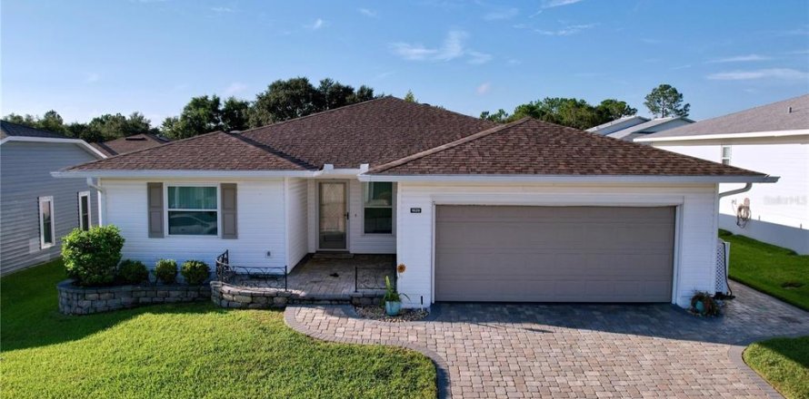 House in Lakeland, Florida 3 bedrooms, 163.42 sq.m. № 1392185