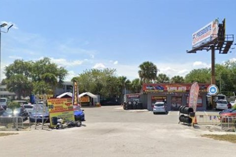 Immobilier commercial à vendre à Kissimmee, Floride: 232.26 m2 № 1362802 - photo 1