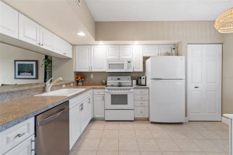 Condominio en venta en Saint Petersburg, Florida, 2 dormitorios, 111.02 m2 № 1371716 - foto 14