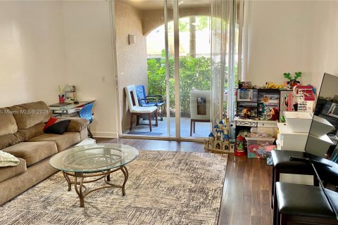 Condo in Aventura, Florida, 1 bedroom  № 958778 - photo 2