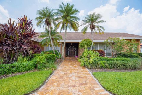 Villa ou maison à vendre à Palmetto Bay, Floride: 6 chambres, 402.08 m2 № 1220674 - photo 3