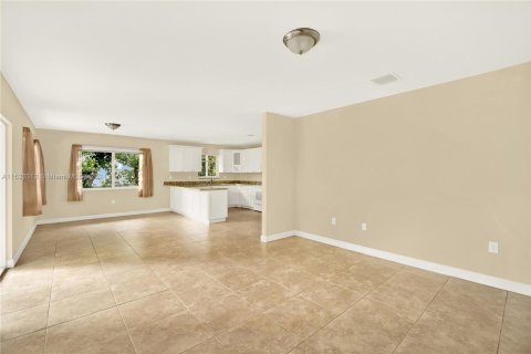 Casa en venta en Tavernier, Florida, 2 dormitorios, 115.2 m2 № 1004815 - foto 8