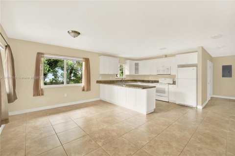 Casa en venta en Tavernier, Florida, 2 dormitorios, 115.2 m2 № 1004815 - foto 5
